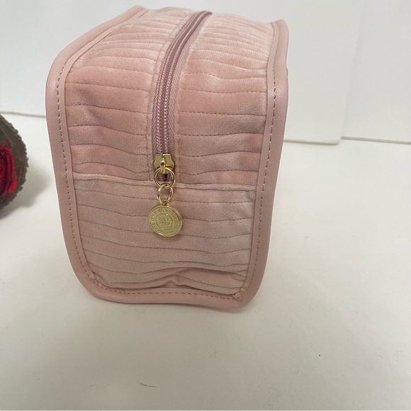 Bath & Body Works Pink Velvet Travel Toiletry Bag / Makeup Bag - Reemoly - Picture 8 of 11